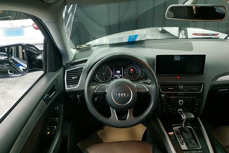 Used Audi Q5 2017 Plus 40 TFSI Ambition Model