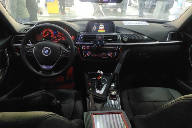 Used BMW 3 Series 2016 320Li Ambition Model
