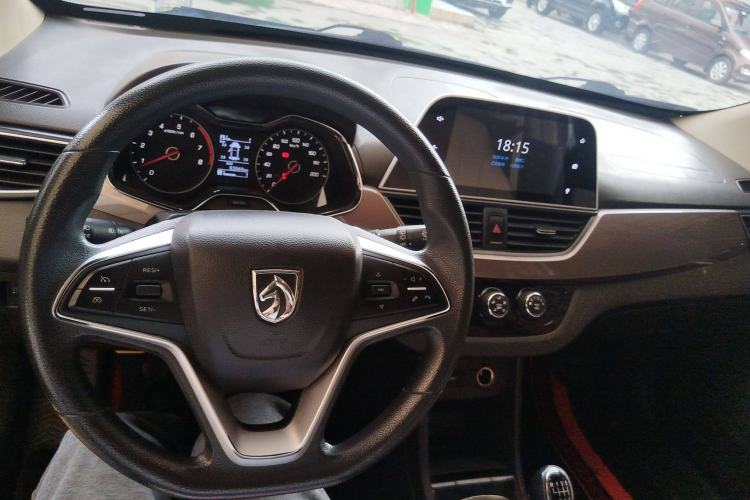 Used Baojun 310W 2017 1.5L Manual Luxury Model China V Standard
