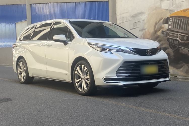 Used Toyota Sienna 2024 2.5L Hybrid Prestige Deluxe Edition
