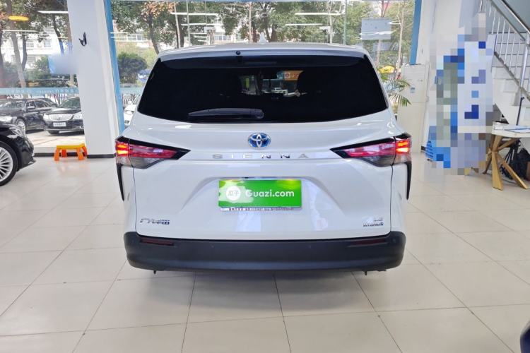 Used Toyota Sienna 2023 2.5L Hybrid Comfort Edition
