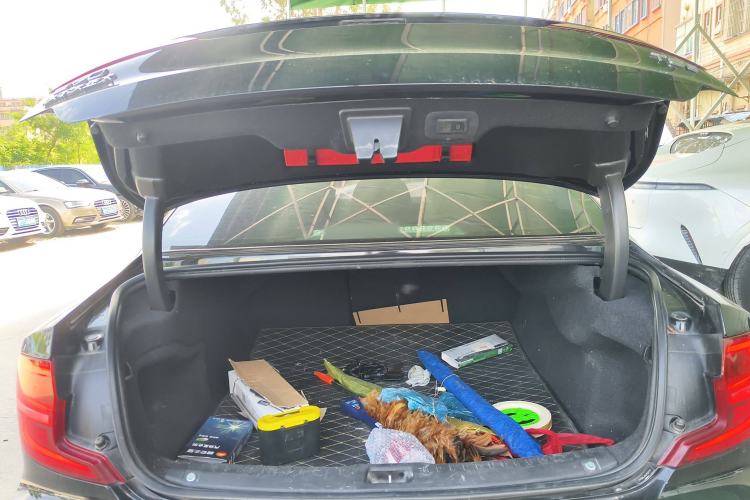 Used Volvo S90 2018 T4 Zhiyuan Edition
