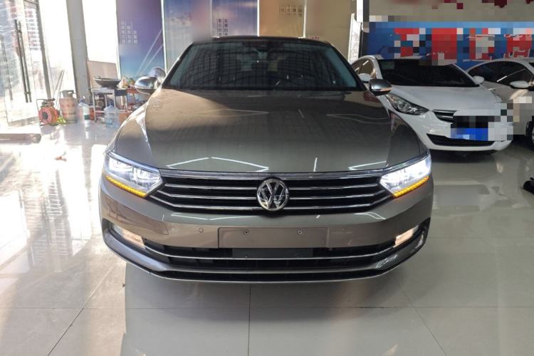 Used Volkswagen Magotan 2019 330TSI DSG Leading Edition China V Standard
