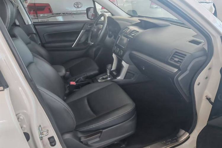 Used Subaru Forester 2014 2.0i Automatic Luxury Edition
