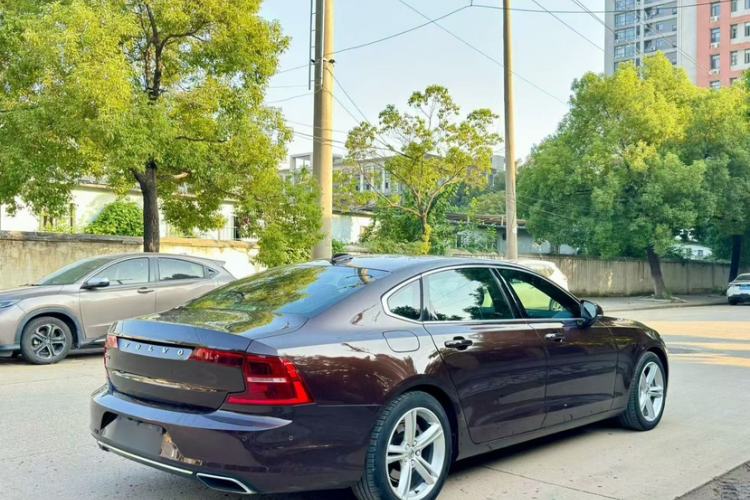 Used Volvo S90 2018 T4 Zhiyuan Edition

