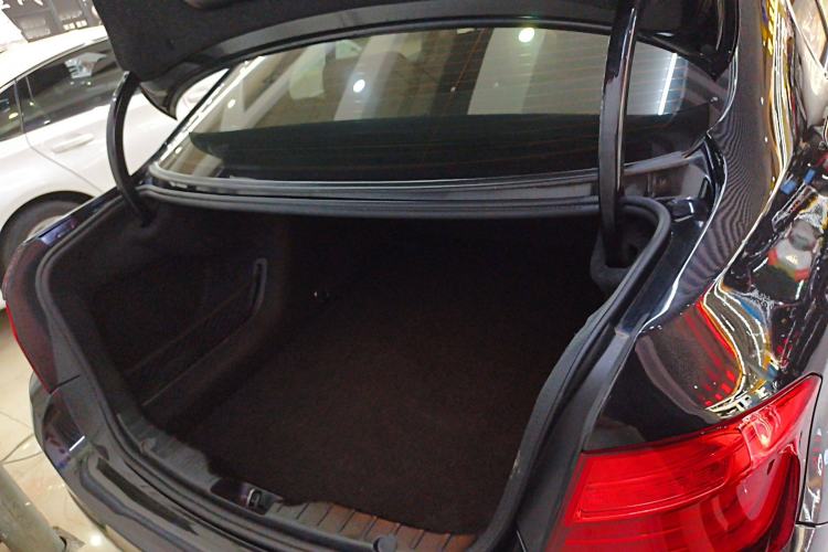 Used BMW 5 Series 2014 525Li Luxury Design Package
