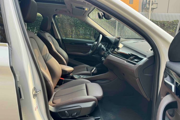 Used BMW X1 2020 sDrive25Li Leading Model
