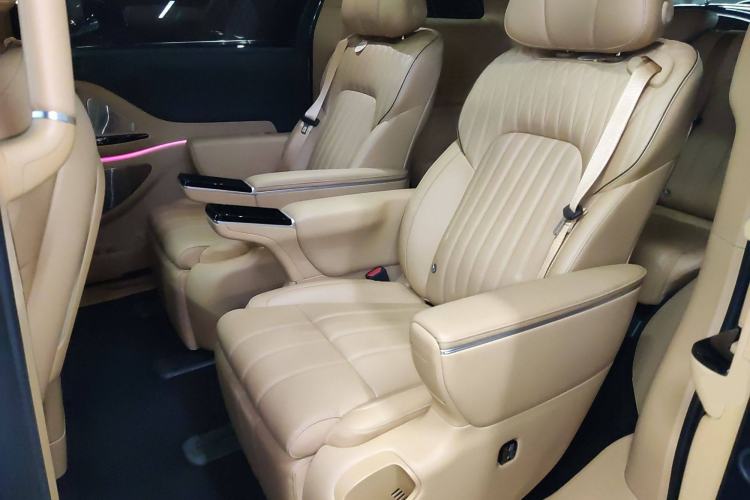 Used VOYAH Dream 2025 PHEV Four-Wheel-Drive Flagship Kunpeng Edition
