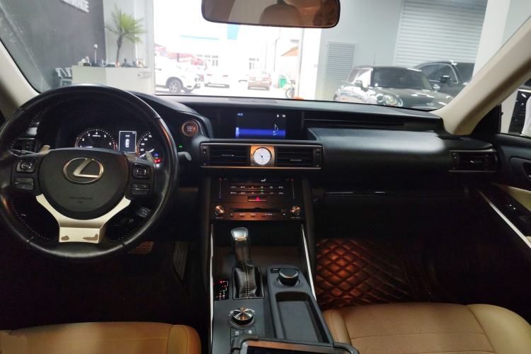 Used Lexus IS 2017 300 Leading Edition
