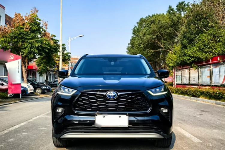Used Toyota Highlander 2023 2.5L Smart Electric Hybrid Dual-Engine 4x4 Knight Edition 7 Seats
