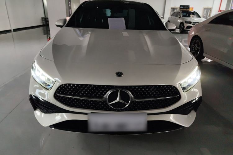 Used Mercedes-Benz A-Class 2022 Revised Version A 200 L Sport Sedan Fashionable Style

