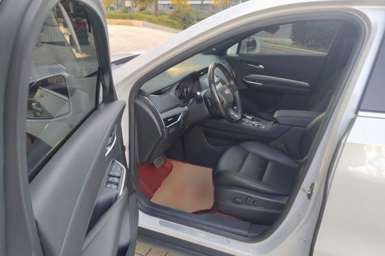 Used Cadillac XT4 2018 28T Two-Wheel Drive Leading Version
