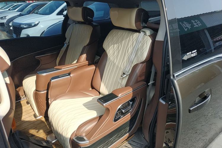 Used Buick GL8 2022 Land Cruiser Executive Class 652T Comfort Model
