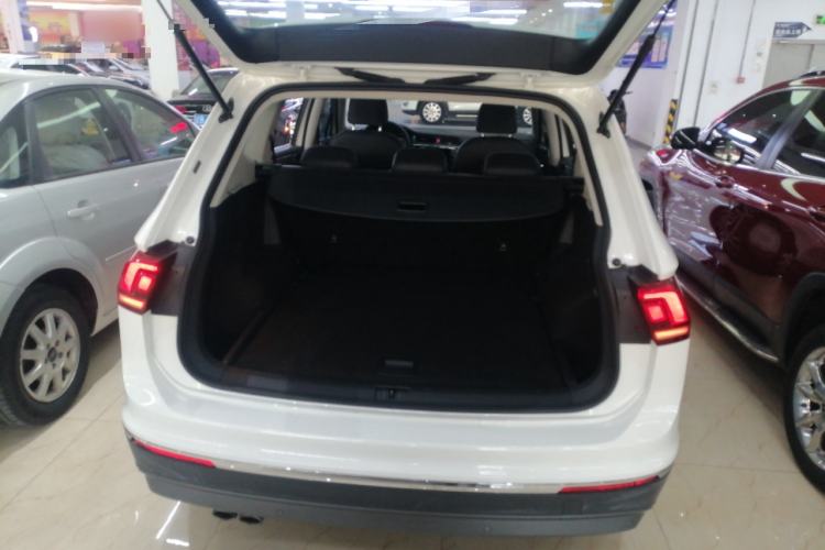 Used Volkswagen Tiguan L 2017 330TSI Automatic Two-Wheel Drive Luxury Edition