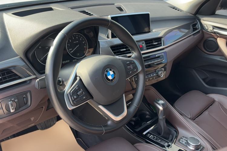 Used BMW X1 2016 xDrive20Li Luxury Model
