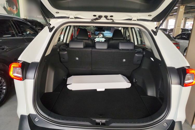 Used Toyota Wildlander 2023 2.0L CVT Two-Wheel Drive Luxury PLUS Edition
