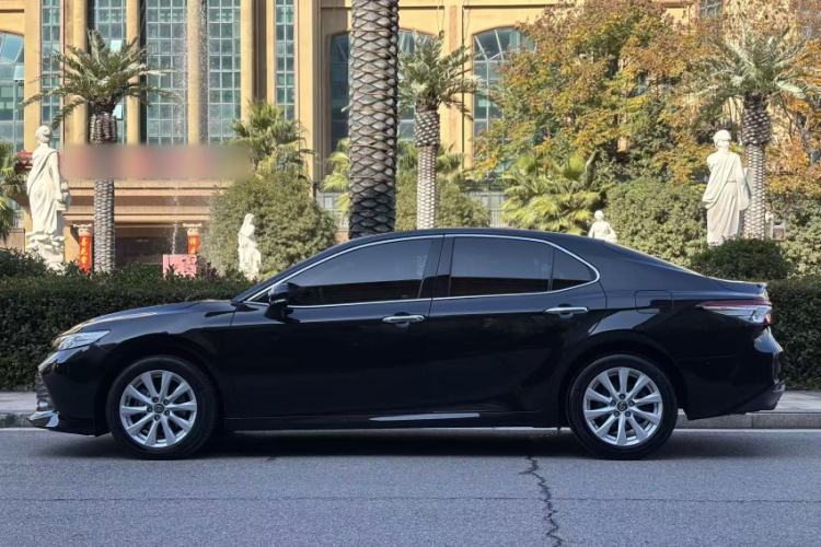 Used Toyota Camry 2018 2.0G Luxury Edition
