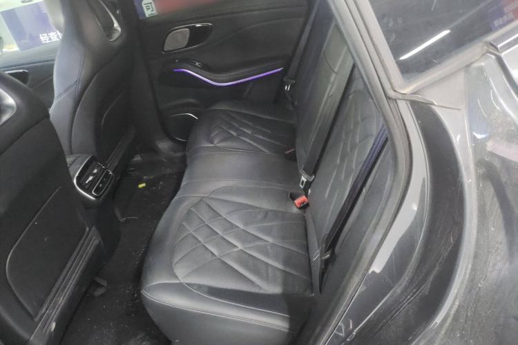 Used  R7 2022 Standard Advanced Version
