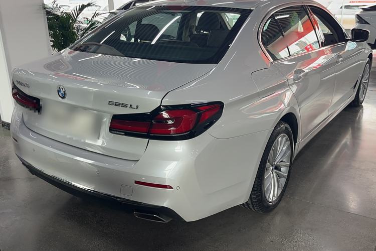 Used BMW 5 Series 2022 Second Facelift 525Li Luxury Package
