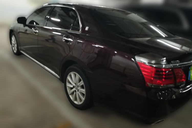 Used Toyota Crown 2012 2.5L Royal Leather Edition
