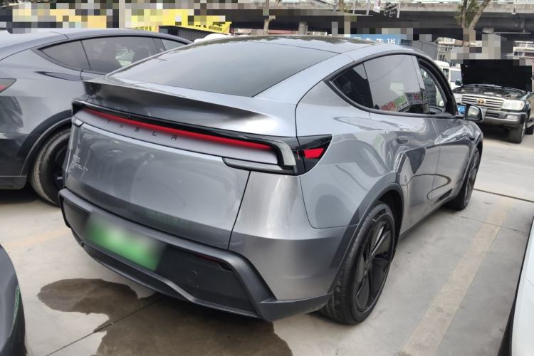 Used Tesla Model Y 2025 Long-Range All-Wheel-Drive Version