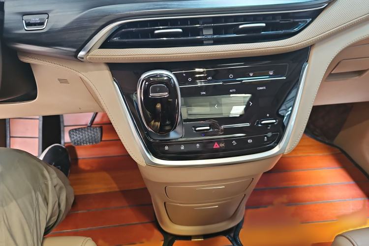 Used Buick GL8 2021 ES Land Cruiser 653T Luxury Edition
