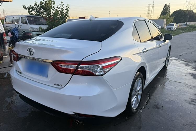 Used Toyota Camry 2021 2.0G Luxury Edition
