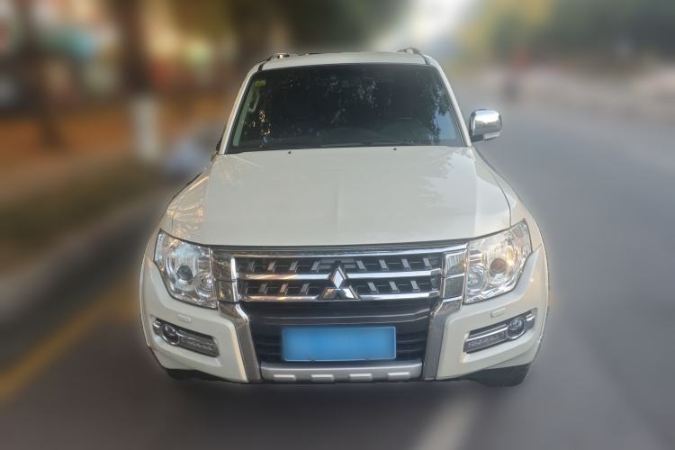 Used Mitsubishi Pajero (Import) 2020 3.0L Automatic Luxury Off-Road Version
