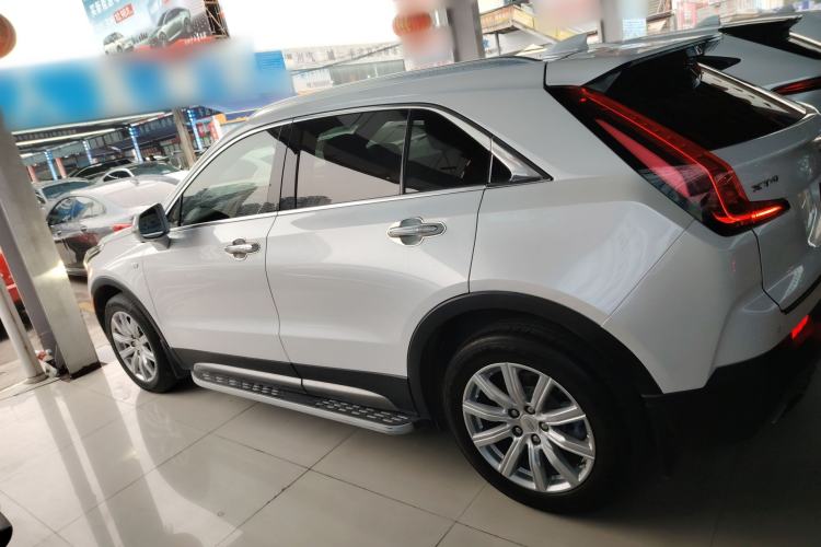 Used Cadillac XT4 2020 28T Two-Wheel-Drive Leading Version
