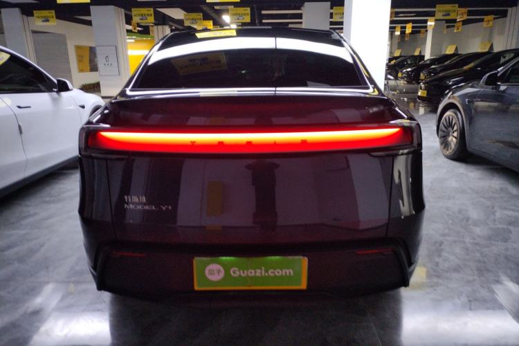 Used Tesla Model Y 2025 Long-Range All-Wheel-Drive Version
