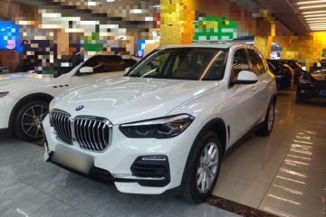 Used BMW X5 2019 xDrive40i Standard 19-inch wheels U.S. specification