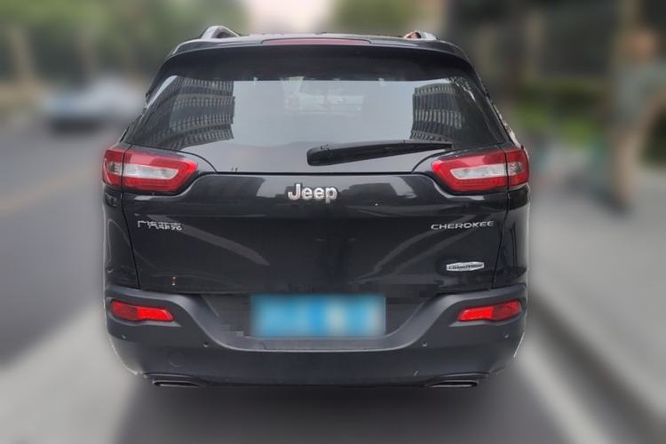 Used  Cherokee 2016 2.4L Leading Edition
