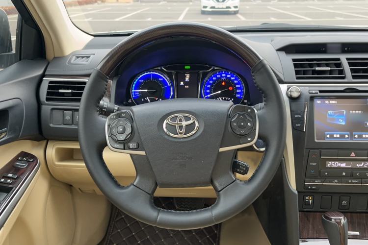 Used Toyota Camry 2015 Dual-Engine 2.5 HG Luxury Navigation Edition
