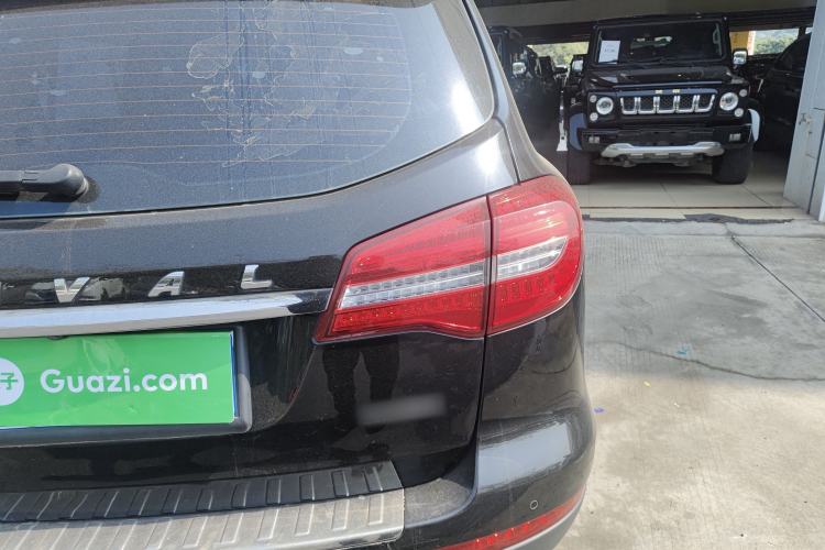 Used Haval H8 2015 2.0T Two-Wheel Drive Luxury Edition