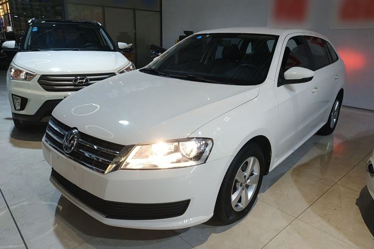 Used Volkswagen Gran Lavida 2013 1.6L Automatic Fashion Model