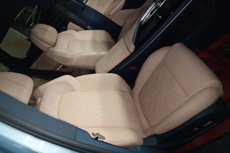 Used VOYAH FREE 2021 Four-Wheel Drive Standard Range-Extended Exclusive Luxury Package
