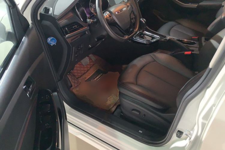 Used Venucia T70 2018 2.0L CVT Smart Enjoyment Version
