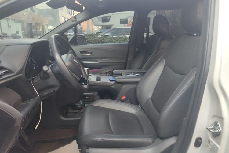 Used Toyota Sienna 2023 2.5L Hybrid Deluxe Edition
