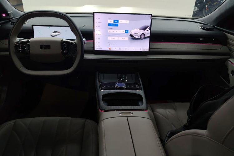 Used  Galaxy 8 2025 130km EM-P Exploration Edition