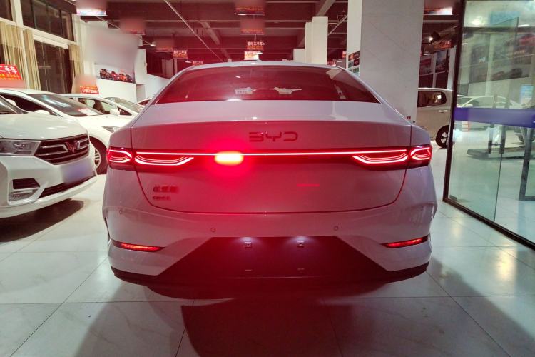 Used BYD Qin PLUS 2025 DM-i Smart Drive 55KM Leading Model
