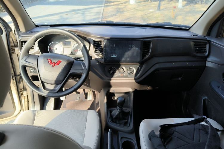 Used Wuling Hongguang V 2022 1.5L Jingqu Edition Electric-Assist LAR
