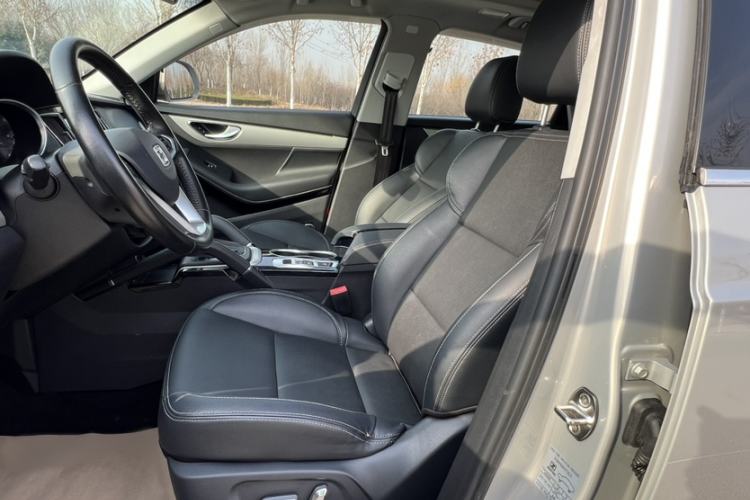 Used Zotye SR7 2016 1.5T CVT Cube Heart Edition China IV Standard
