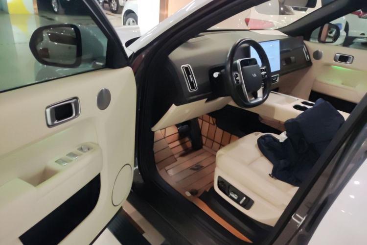 Used Li Auto L9 2022 Max model
