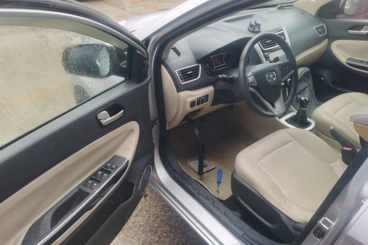 Used  J6 A30 2013 1.5L Manual Luxury Model China IV Standard
