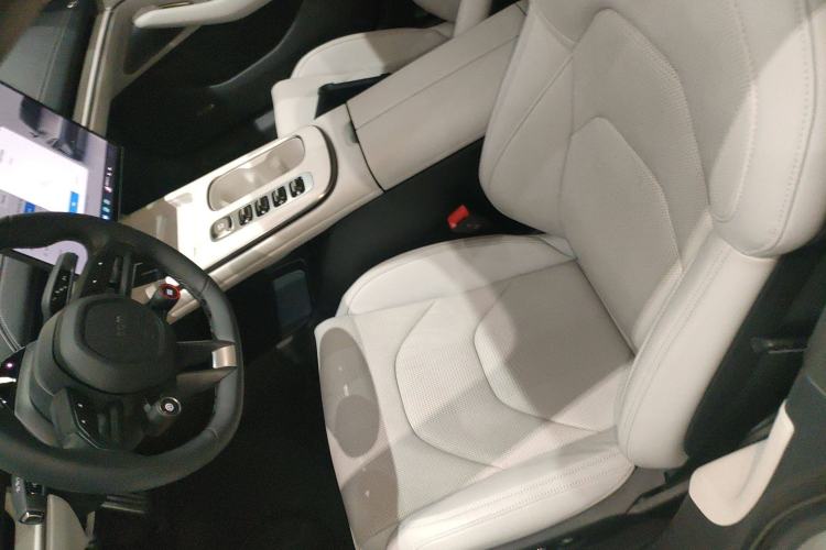 Used  SU7 2024 Four-Wheel-Drive Max Founder's Edition
