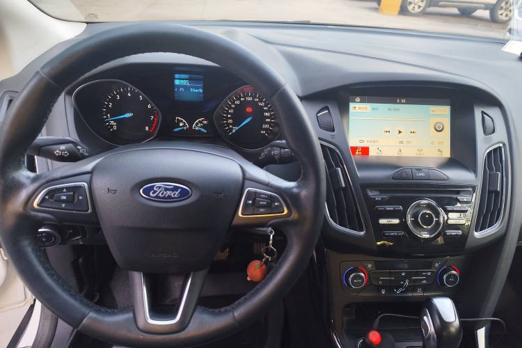 Used Ford Focus 2017 Hatchback 1.6L Automatic Fashion Edition Smart Drive Version
