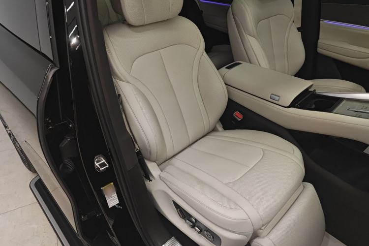 Used Denza N9 2025 Flagship Model
