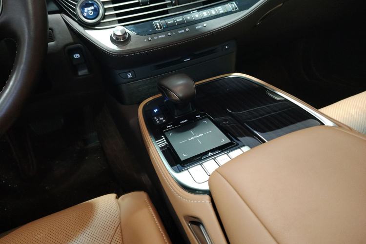 Used Lexus LS 2020 500h Excellence Edition China VI standard
