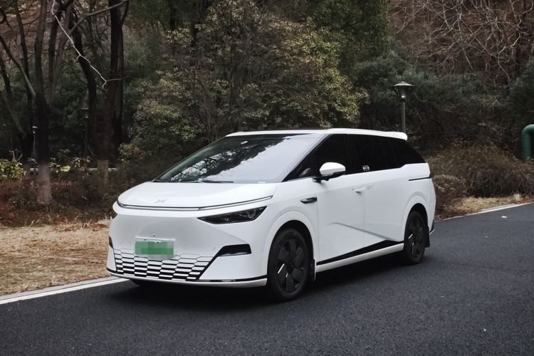 Used XPeng X9 2024 702 Ultra-Long Range Pro