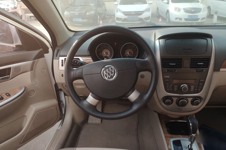 Used Buick Excelle 2015 1.5L Automatic Classic Model
